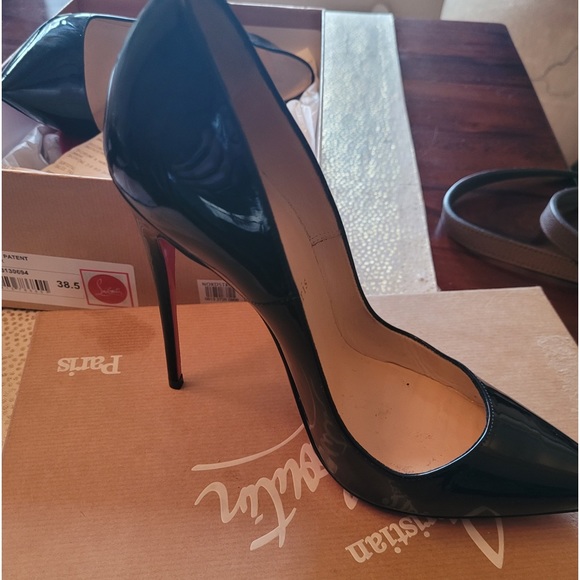 Size 38 worn once. Authentic of course. - Picture 2 of 5